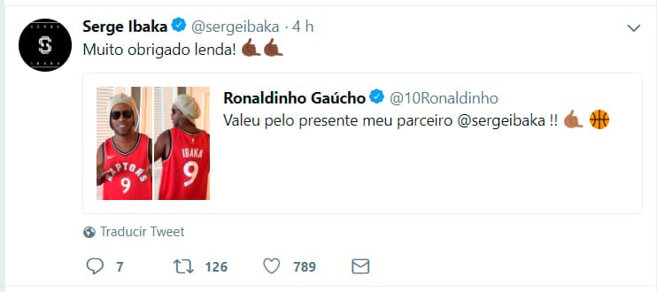 "Muchas gracias leyenda", fue la respuesta en portugués que brindó Ibaka en su Twitter a Ronaldinho.