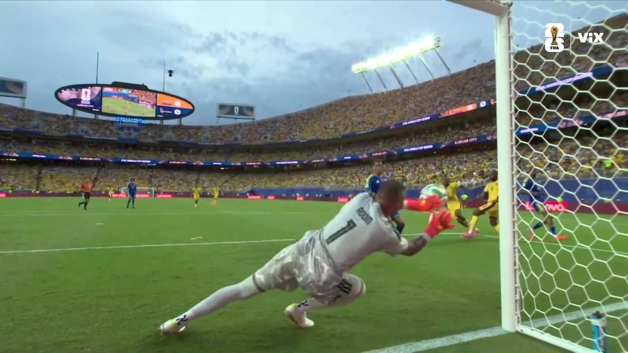 ¡El héroe de Curazao! Eloy Room corta toda posibilidad de gol de Ecuador