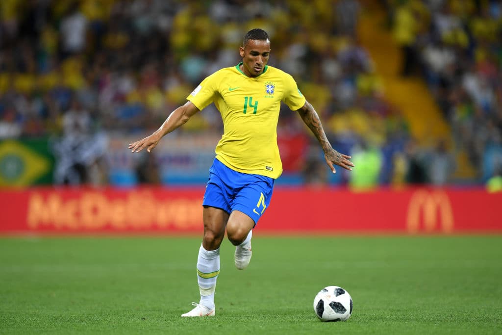 Un auténtico caballo de batalla en el medio terreno, Danilo, del Manchester City, imponiendo la ley y el orden.