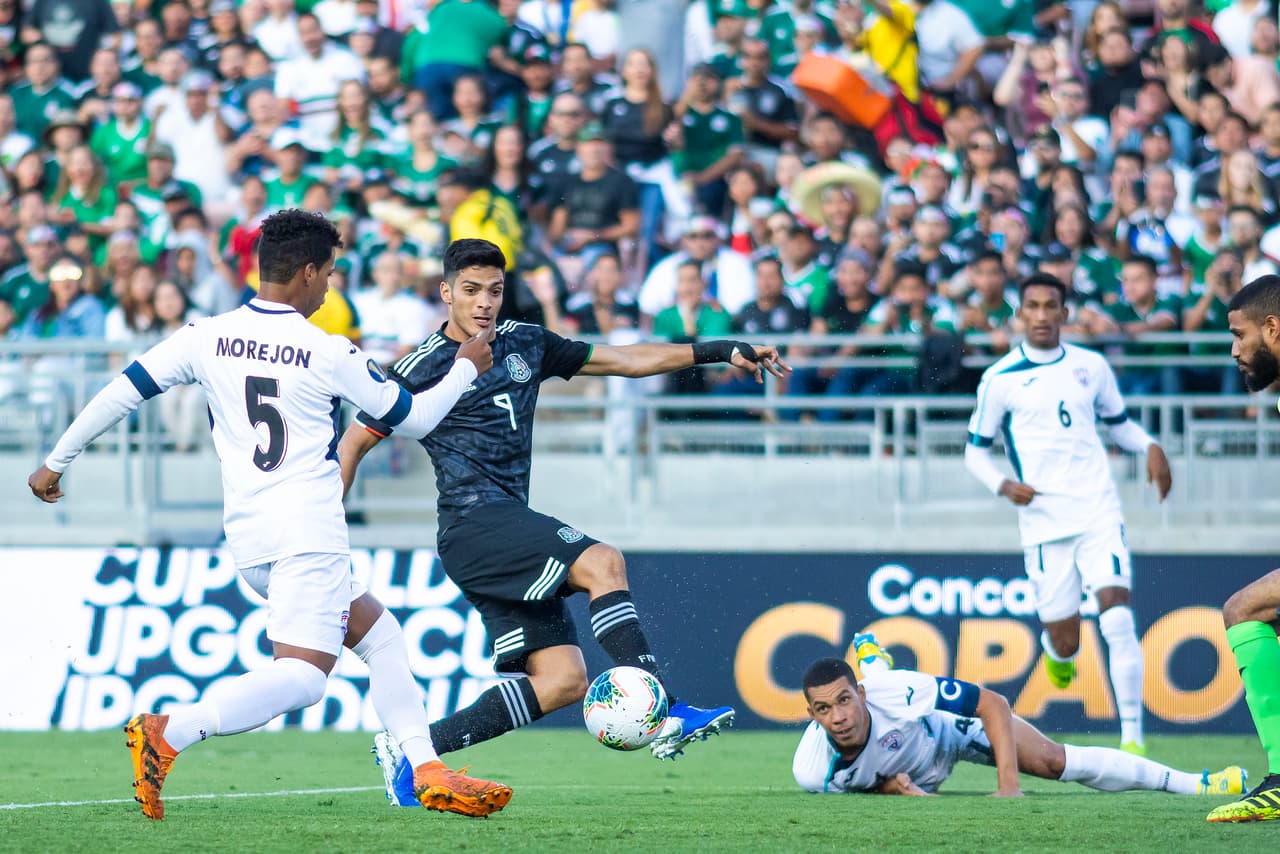 Sin embargo, al minuto 31' el delantero del Wolverhampton anotó el 2-0 para México dentro del área.
