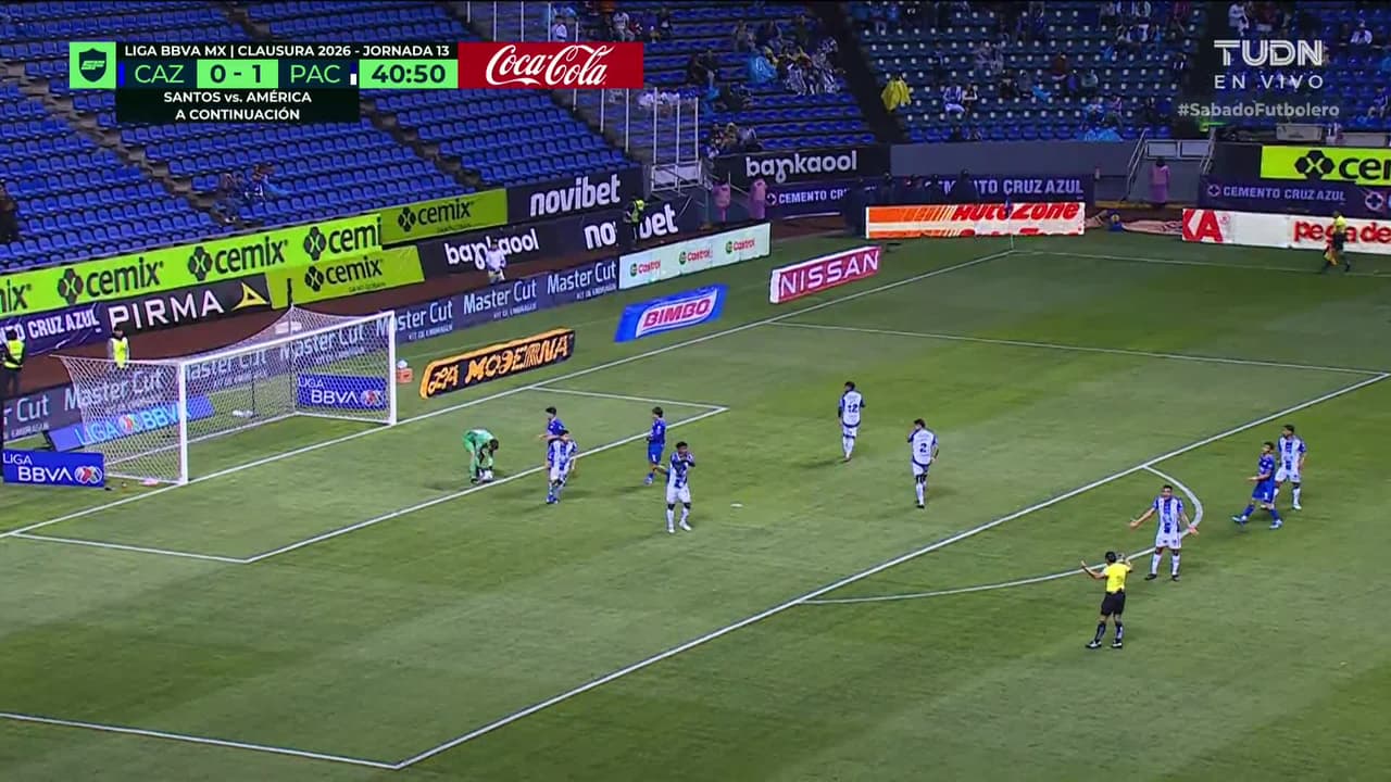 ¡TIRO ATAJADO! disparo por Nicolás Ibáñez.