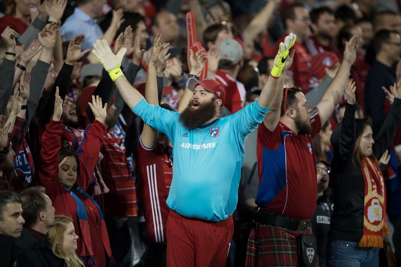 Este partido de ida de las semifinales de la Copa de Campeones de la Concacaf jugado en el Toyota Stadium de Frisco ante 8.961 espectadores.