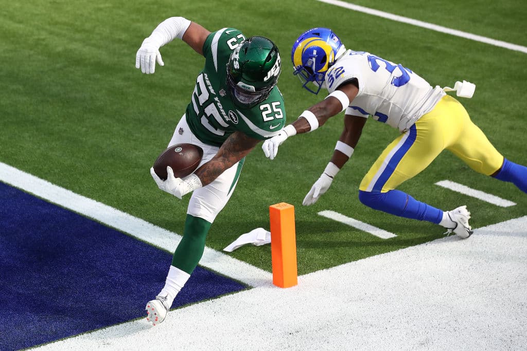 Sam Darnold tiene un partido sin intercepciones, y los Jets consiguen la primer victoria de la campaña 23-20 sobre los poderosos Rams.