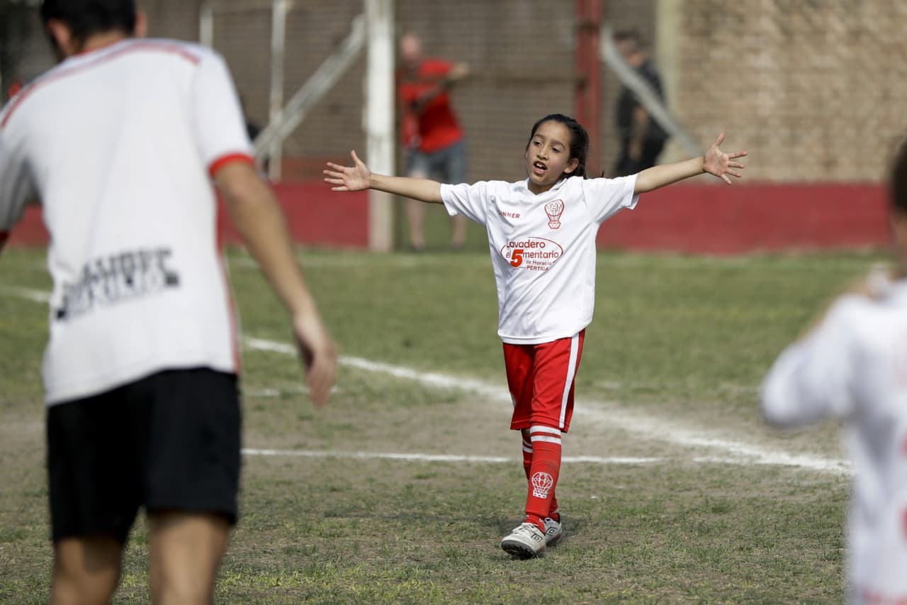 Su sueño es jugar para Boca Juniors.