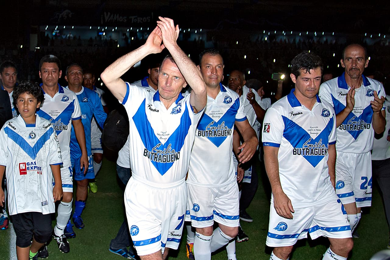 Action Photo during the Tribute to Emilio Butragueno match Celaya vs Necaxa at Estadio Miguel Aleman Valdes , now named Emilio Butragueno Monumental in the photo:Fans Foto de accion durante el partido Homenaje a Emilio Butragueno Celaya vs Necaxa en el Estadio Miguel Aleman Valdes, ahora nombrado como Monumental Emilio Butragueno, en la foto: Emiliano Butrageno 02/06/16/MEXSPORT/ANTONIO GARCIA