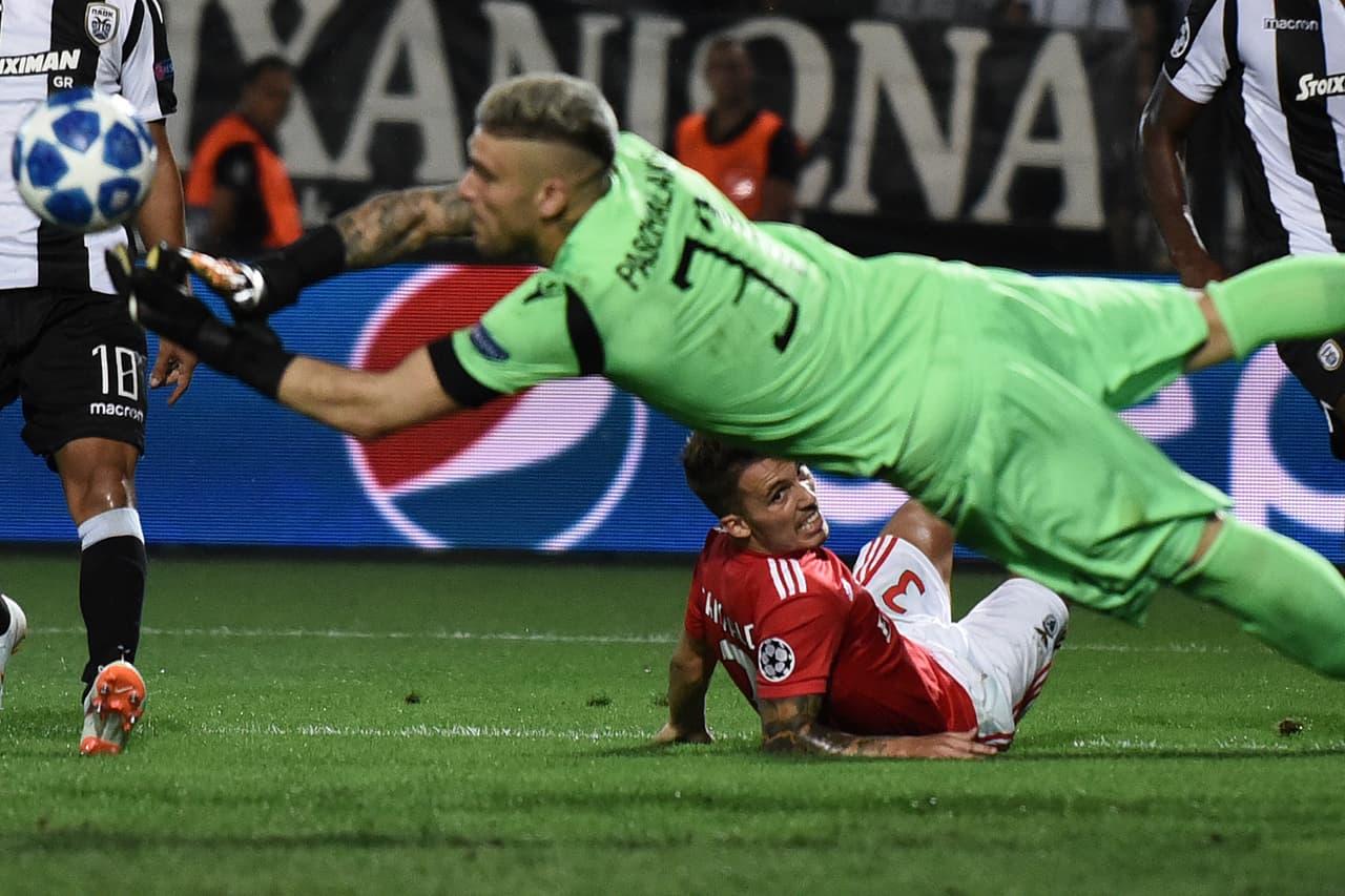 El arquero Odisseas Vlachodimos, alemán de origen griego, fue figura al impedir que el equipo local sumara más goles enel Toumba Stadium.