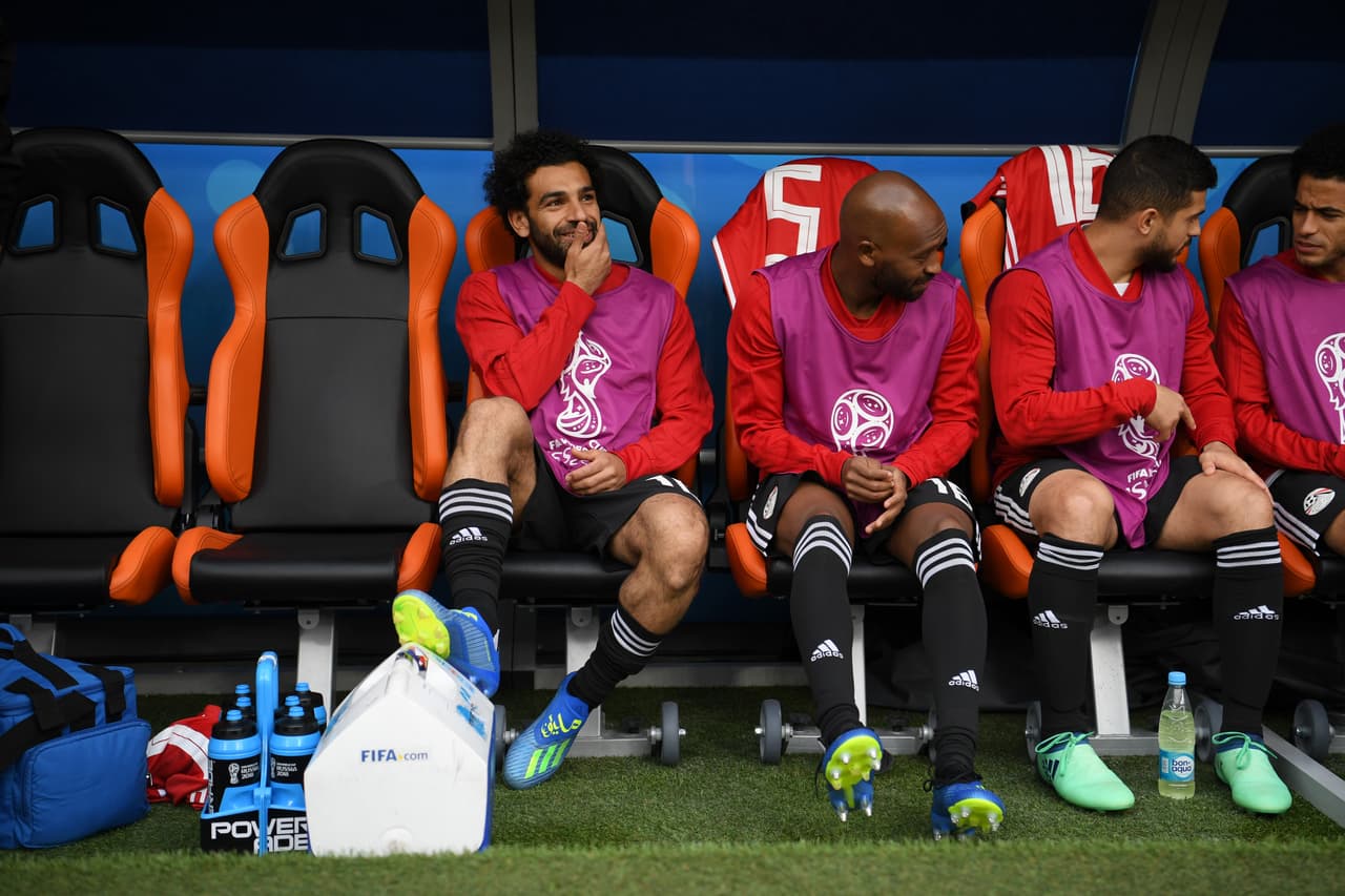 La suplencia de Mohammed Salah fue otra de las noticias en el comienzo del duelo.