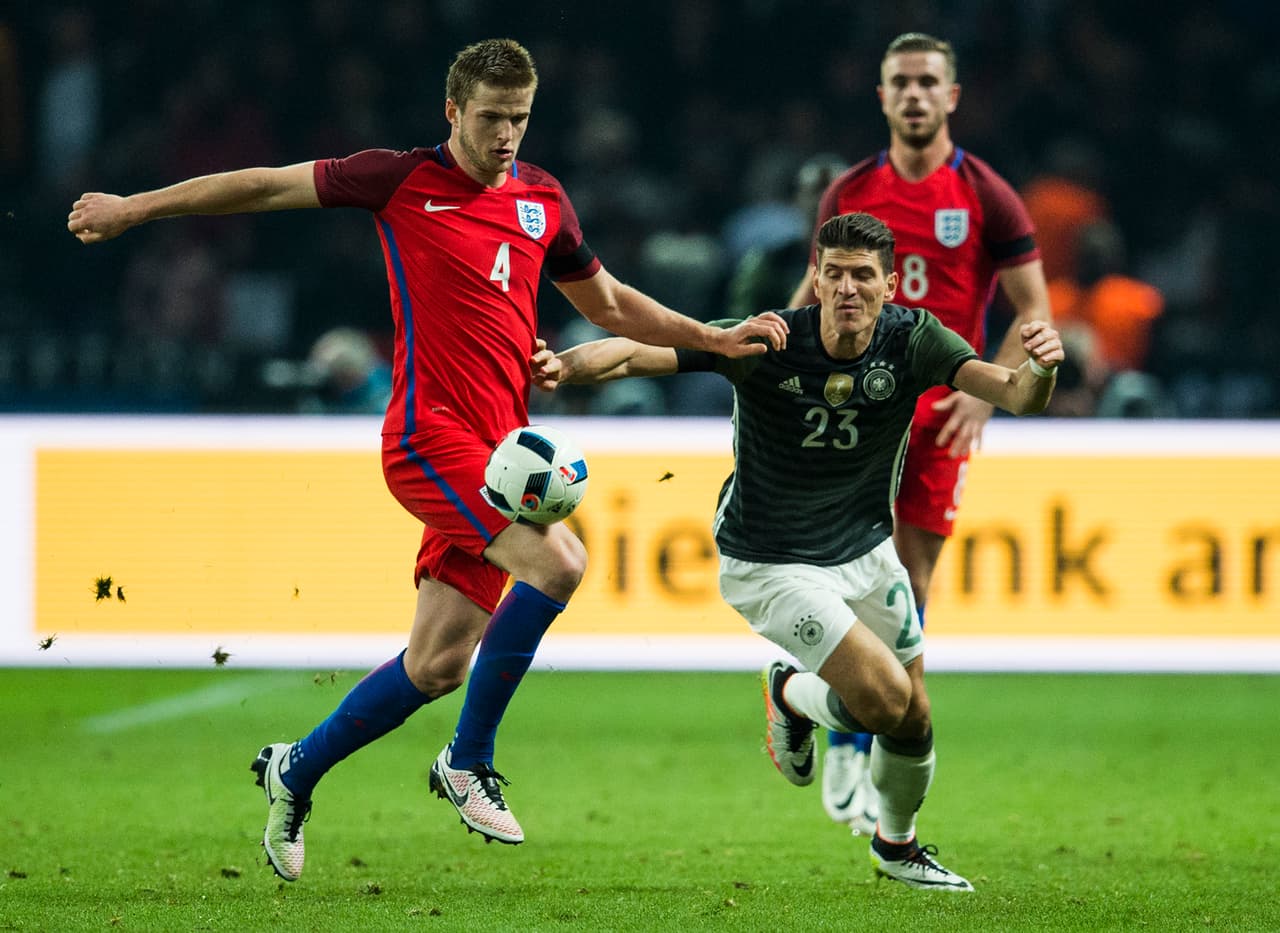 Sin embargo, Inglaterra no decayó y su juego fue en ascenso. El cuarto de hora final fue un recital inglés. Harry Kane acortó distancias y el atacante del Leicester Jamie Vardy marcó su primer gol con la selección para establecer el empate 2-2 que apagaba a los alemanes.