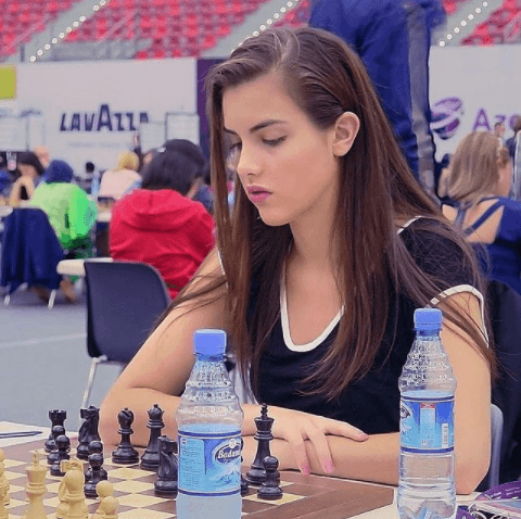 A los 15 años, fue campeona nacional femenina de Estados Unidos.