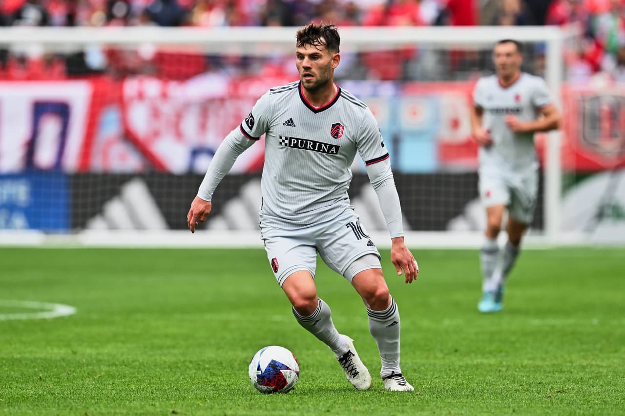 Mediocampista - EDUARD LOWEN (St. Louis CITY SC)