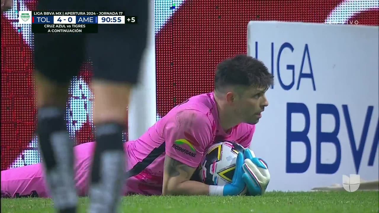 ¡TIRO ATAJADO! disparo por Érick Sánchez.