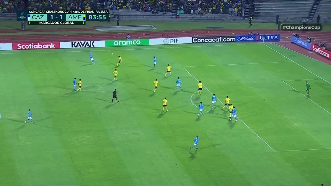 ¡GOL!  anota para Cruz Azul. Ángel Sepúlveda