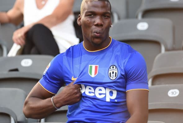 Los aficionados al fútbol pintaron el Olympiastadion de Berlín para alentrar a blaugrana y biaonconeros en la pelea por llevarse el trofeo de la Champions.