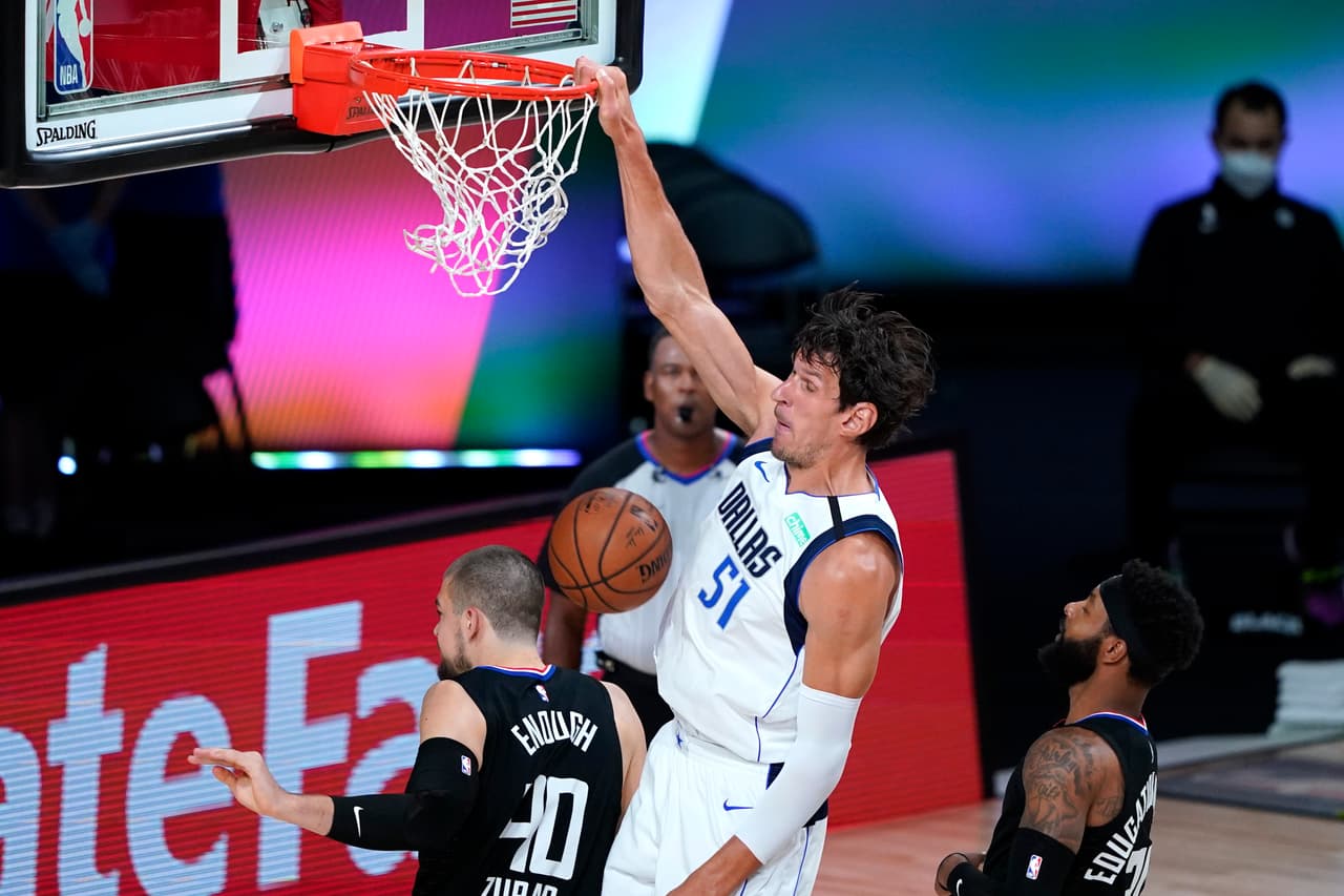 Los Mavericks reaccionan y vences a los Clippers con un marcador de 127-114.