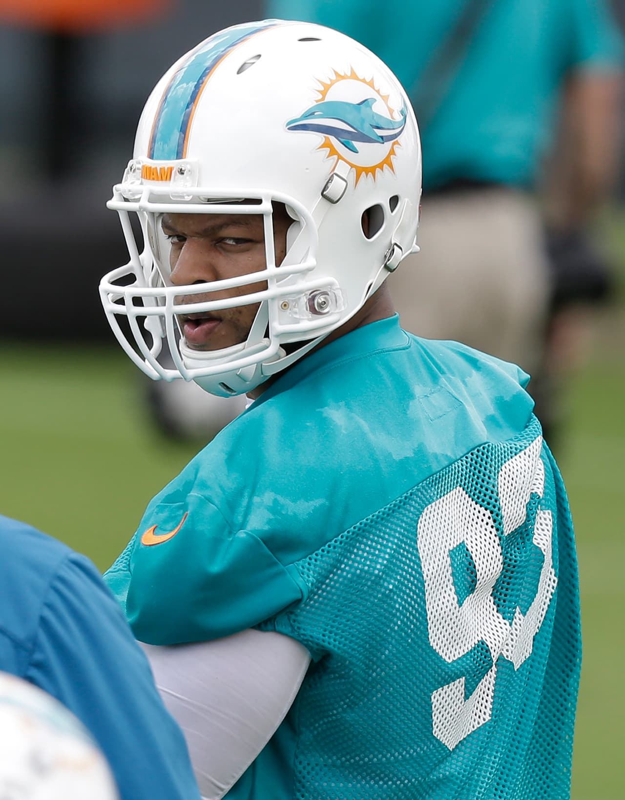 Ndamukong Suh se unió a los Dolphins en el inicio de las actividades organizadas