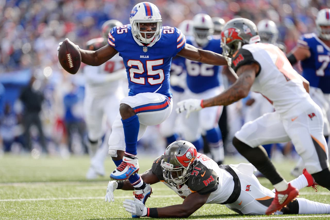 Bills contienen reacción de Bucs y están en la pelea por la AFC Este