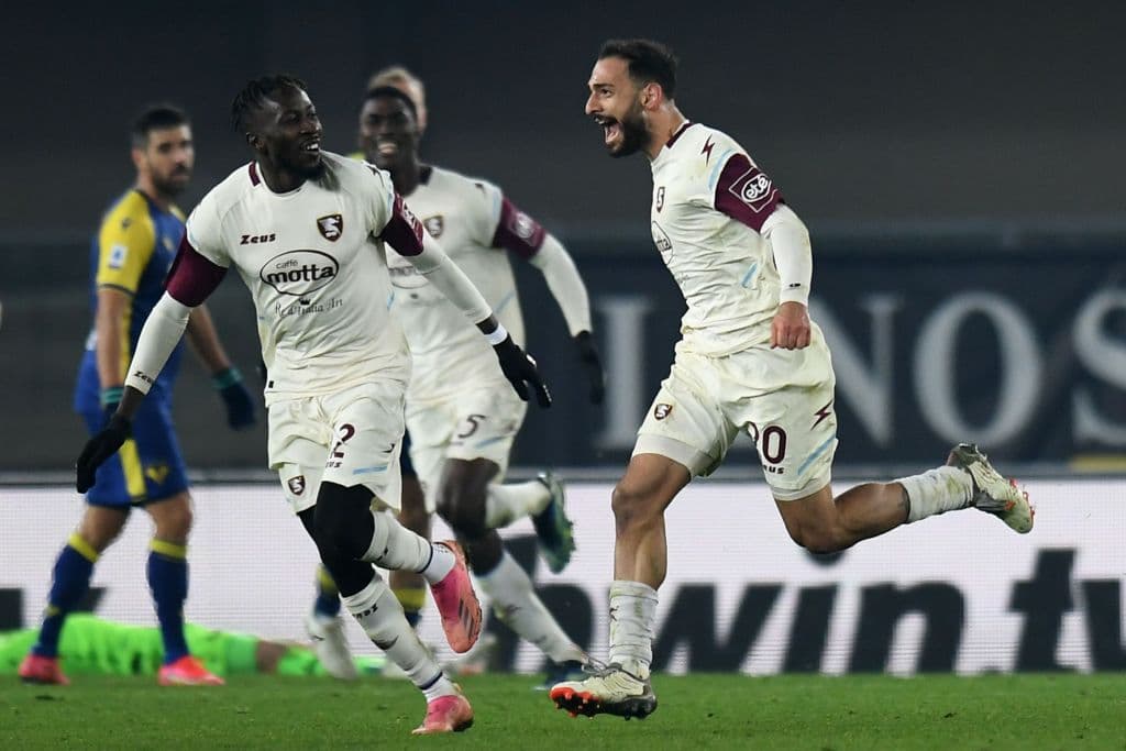 Salernitana se lleva el triunfo sobre el Hellas Verona 2-1 durante la fecha 21 de la Serie A. Milan Djuric y Grigoris Kastanos le dieron el triunfo a los de casa, mientras que Darko Lazovic lo hizo para los visitantes.