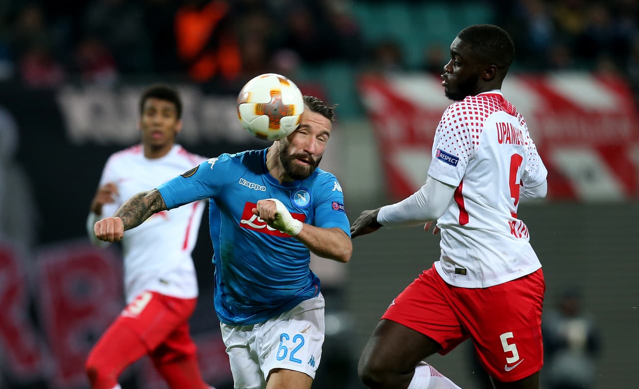 Nápoles se impuso 0-2 contra Leipzig en Alemania, pero los germanos avanzaron gracias a que ganaron de visita 3-1.