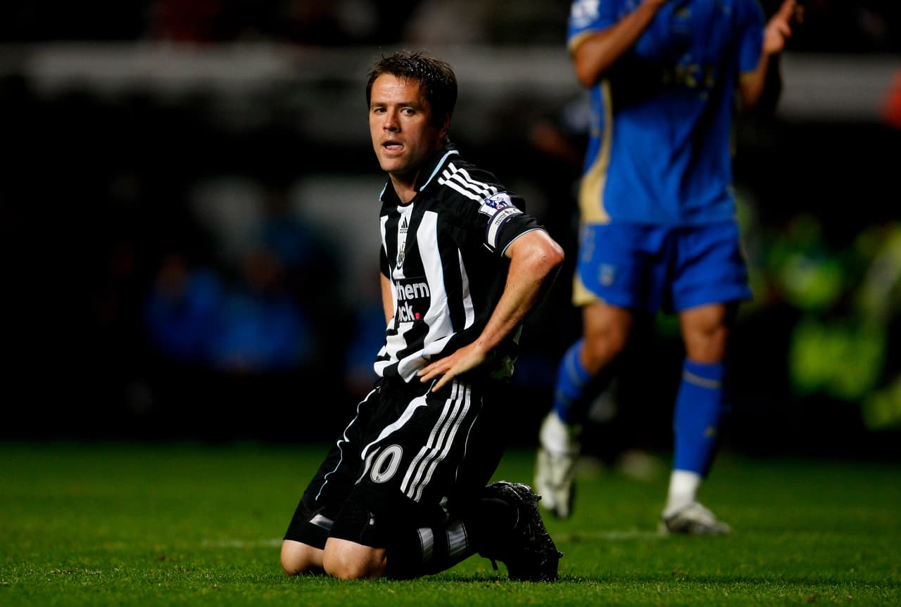 Michael Owen en Newcastle (2005), fichado por 25 millones de euros, unos 28 millones 48 mil dólares.