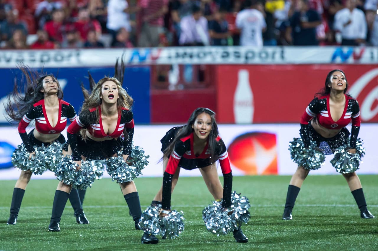 La belleza de las porristas en la fecha 8