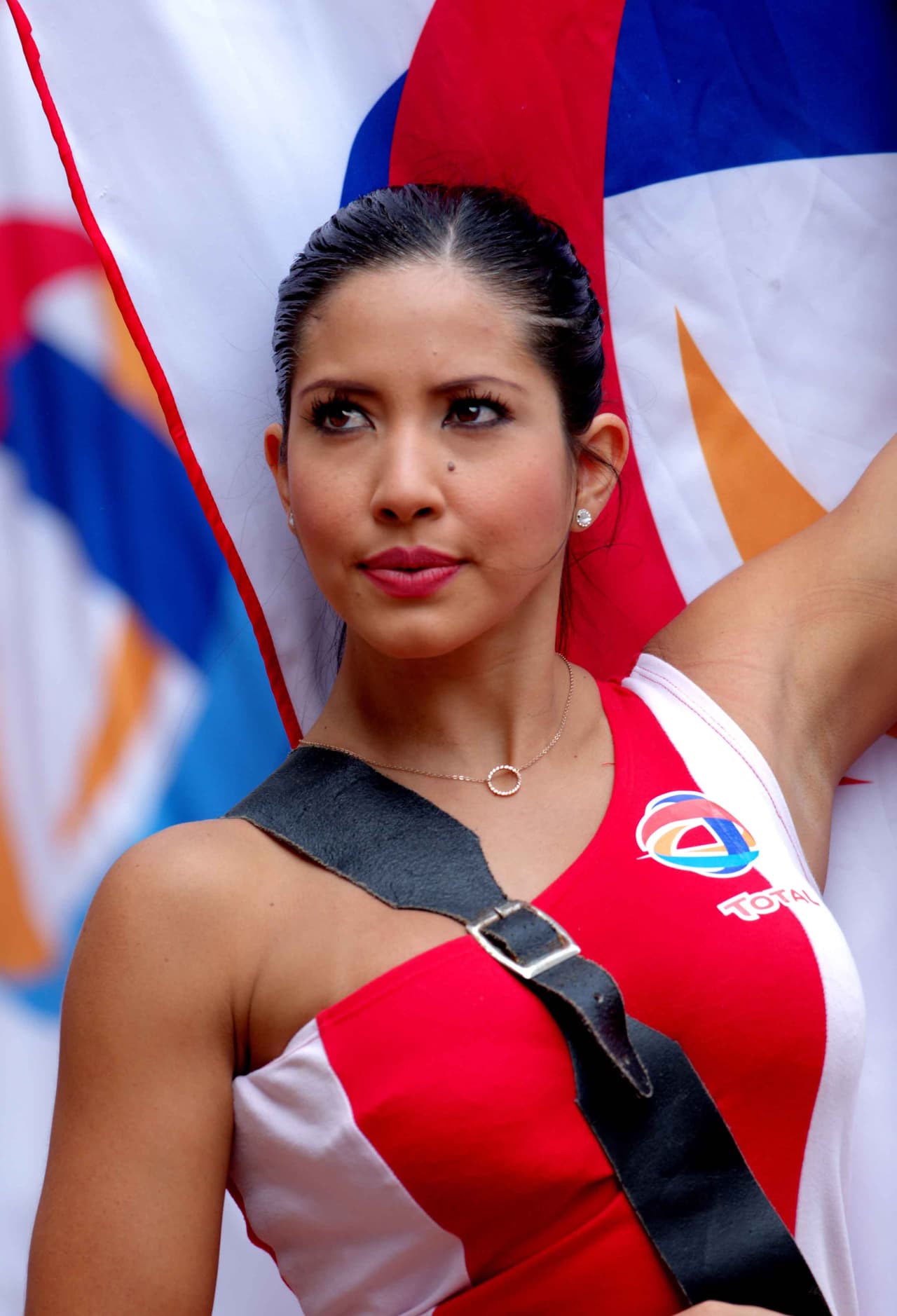 La belleza de las porristas en la fecha 8