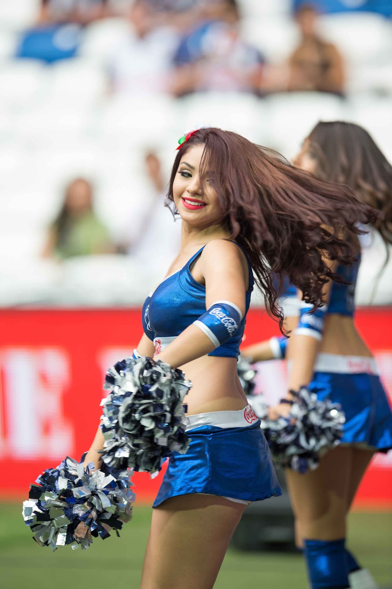 La belleza de las porristas en la fecha 8