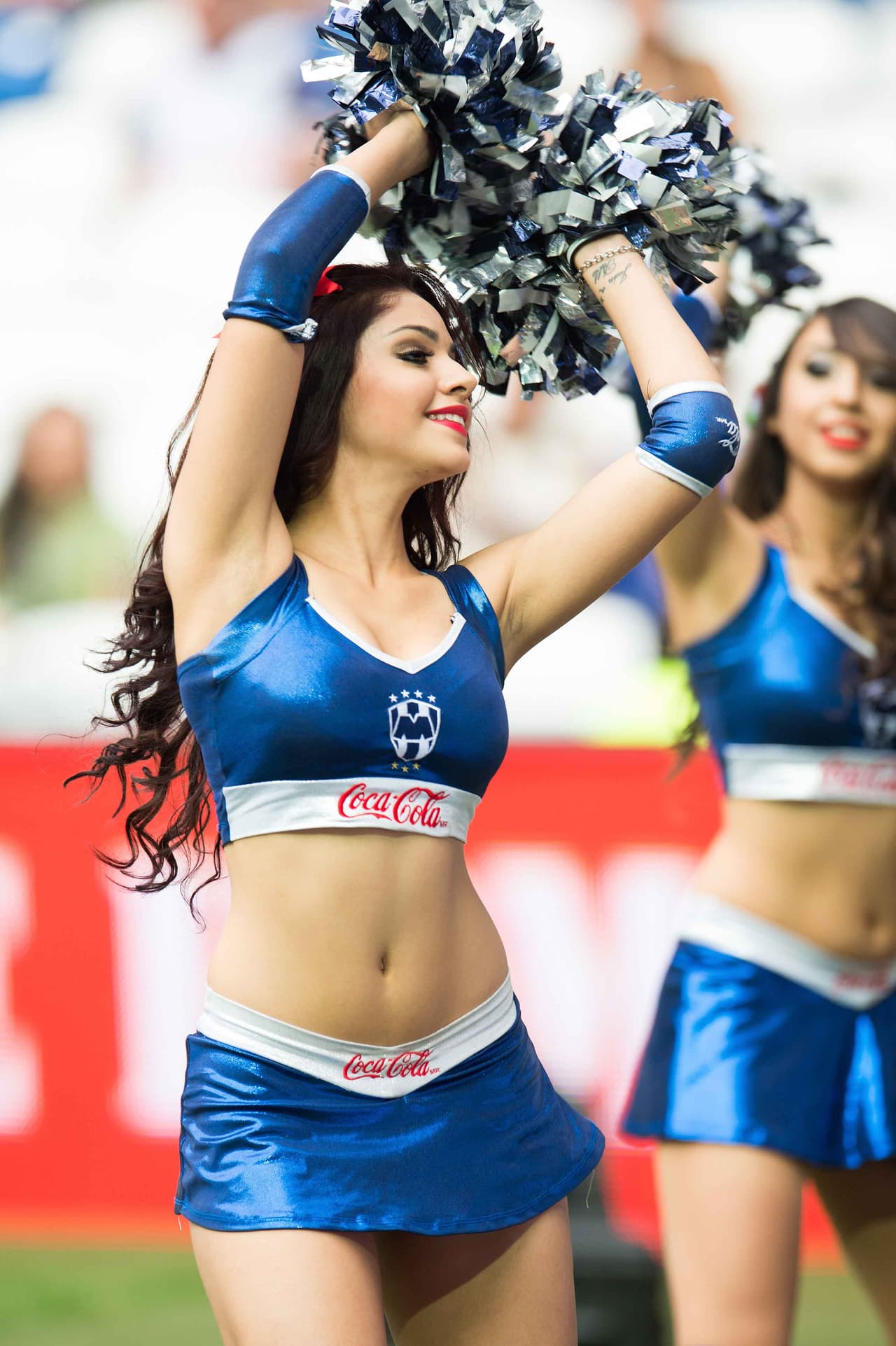 La belleza de las porristas en la fecha 8