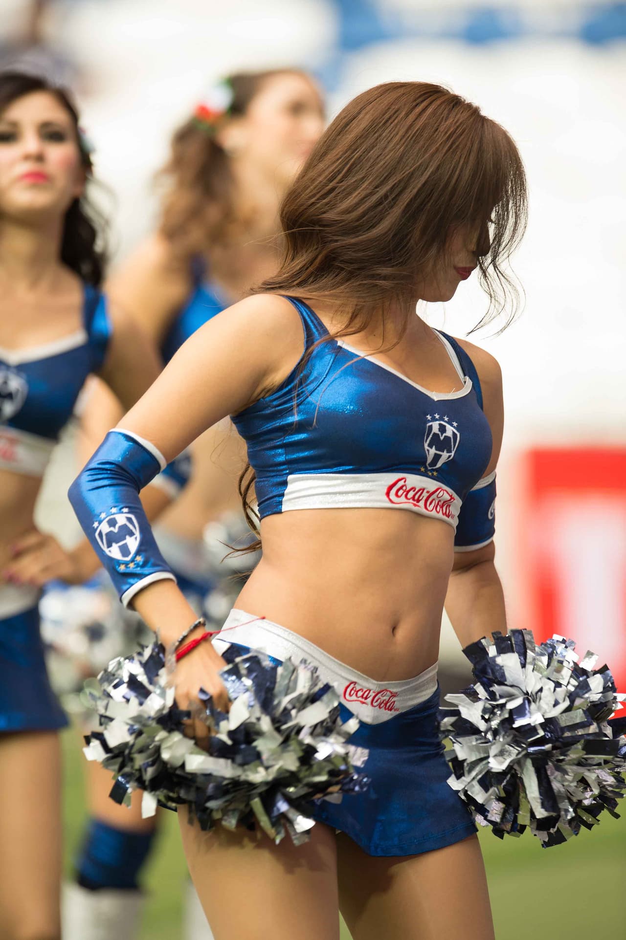 La belleza de las porristas en la fecha 8