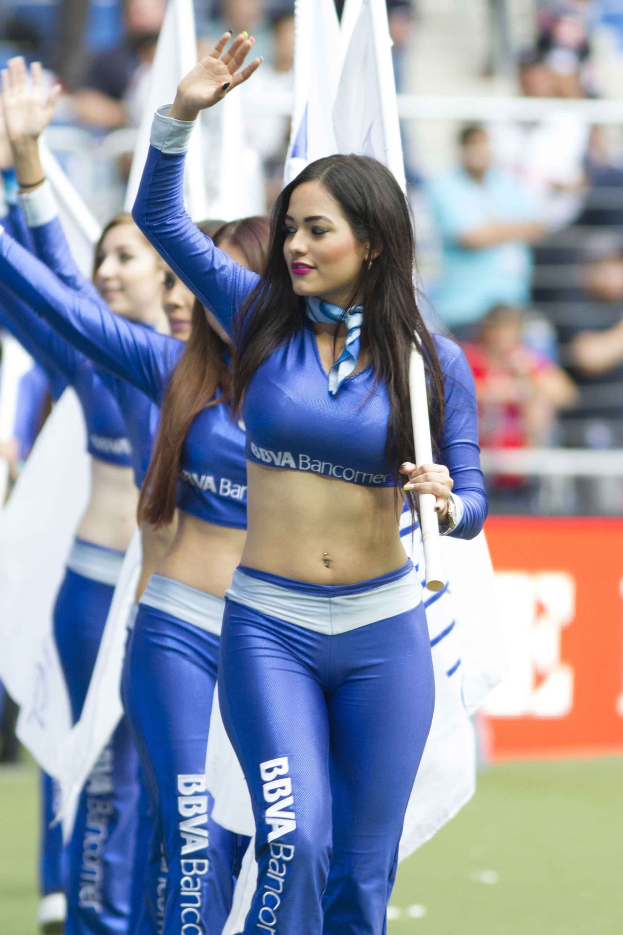 La belleza de las porristas en la fecha 8