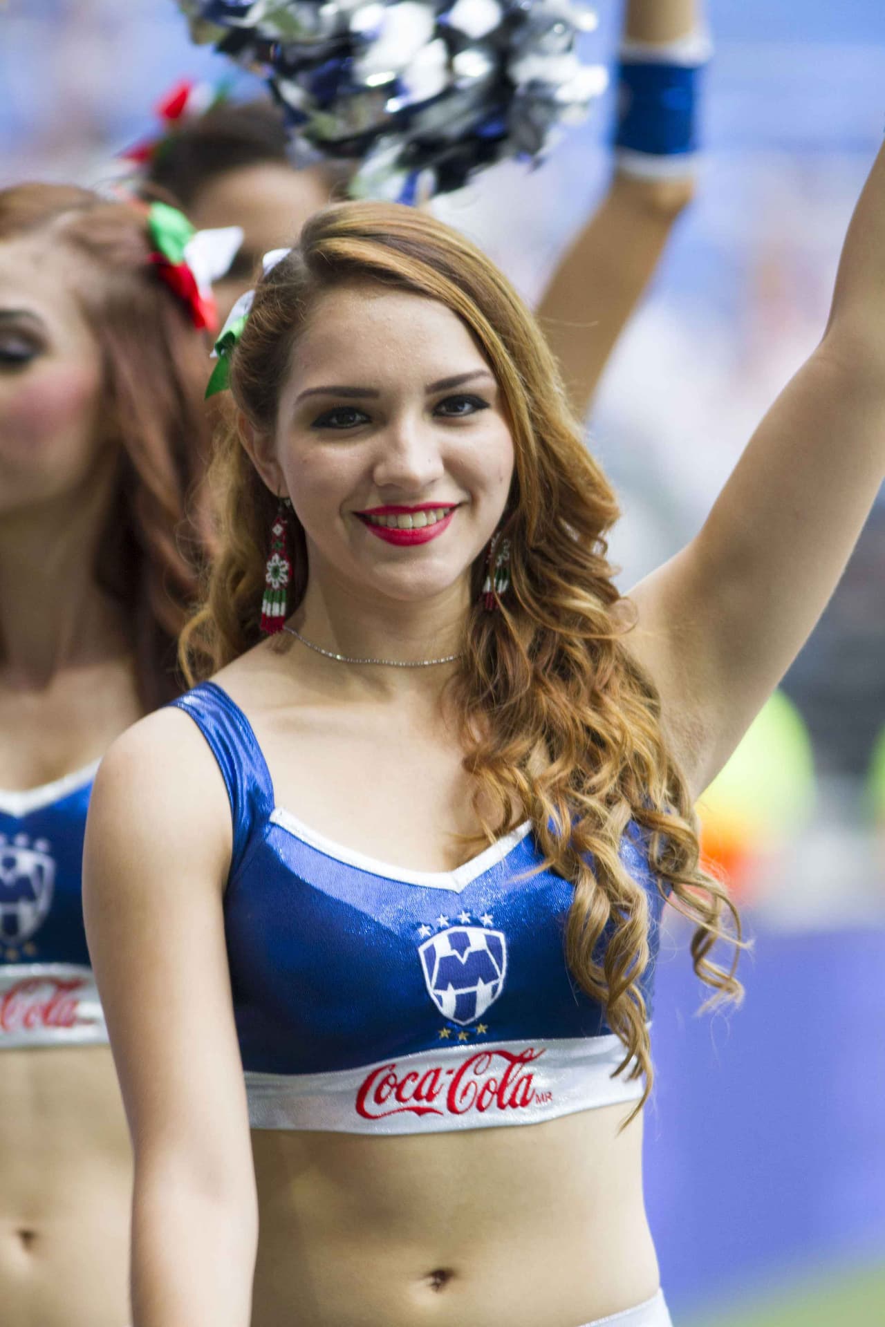 La belleza de las porristas en la fecha 8