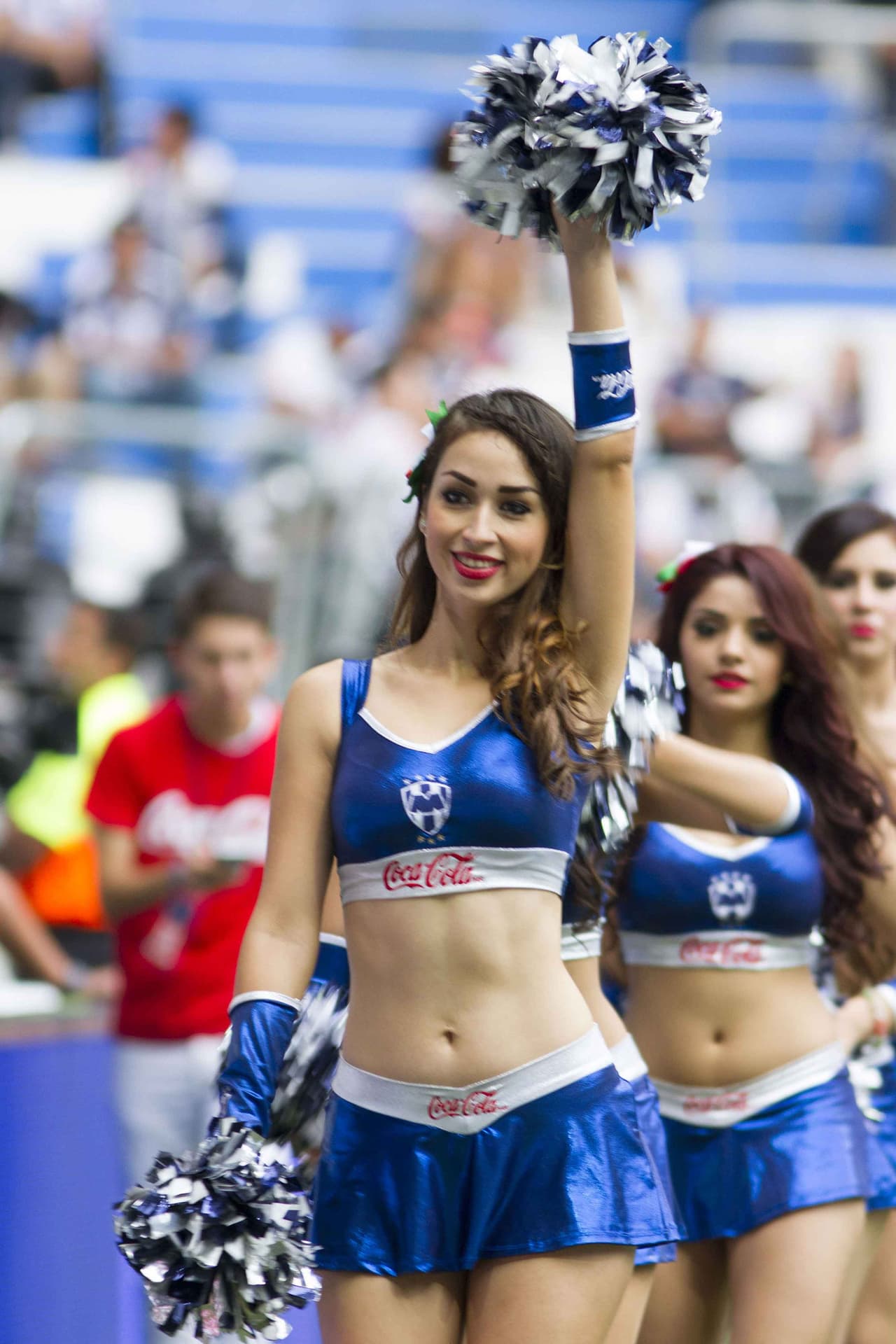 La belleza de las porristas en la fecha 8