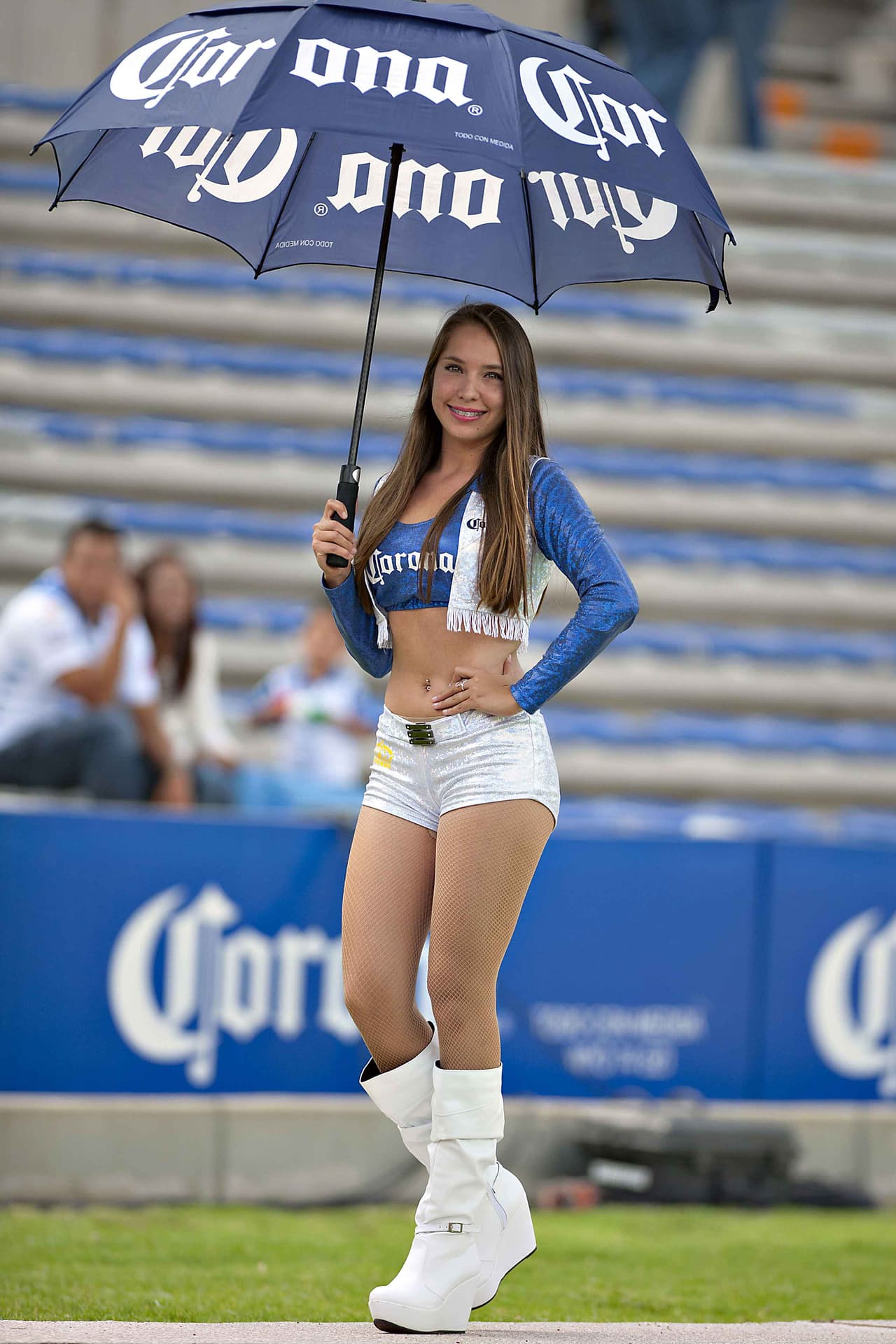 La belleza de las porristas en la fecha 8