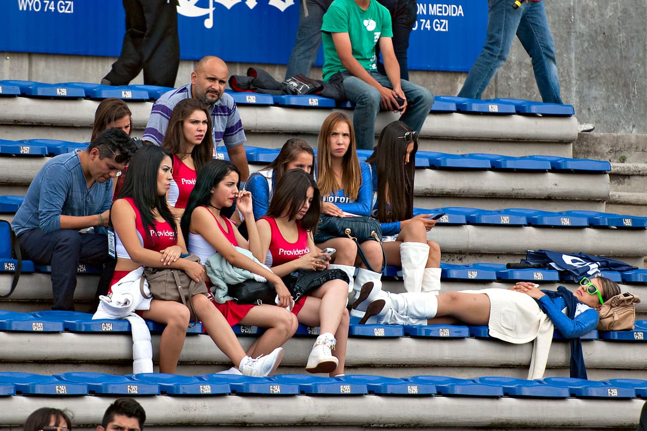 La belleza de las porristas en la fecha 8