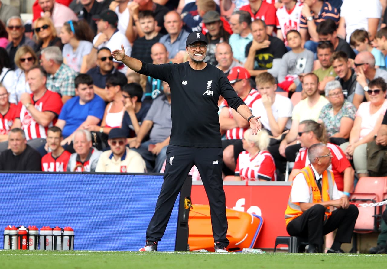 El Liverpool venció 2-1 con goles de Firmino y Mané al Southampton.