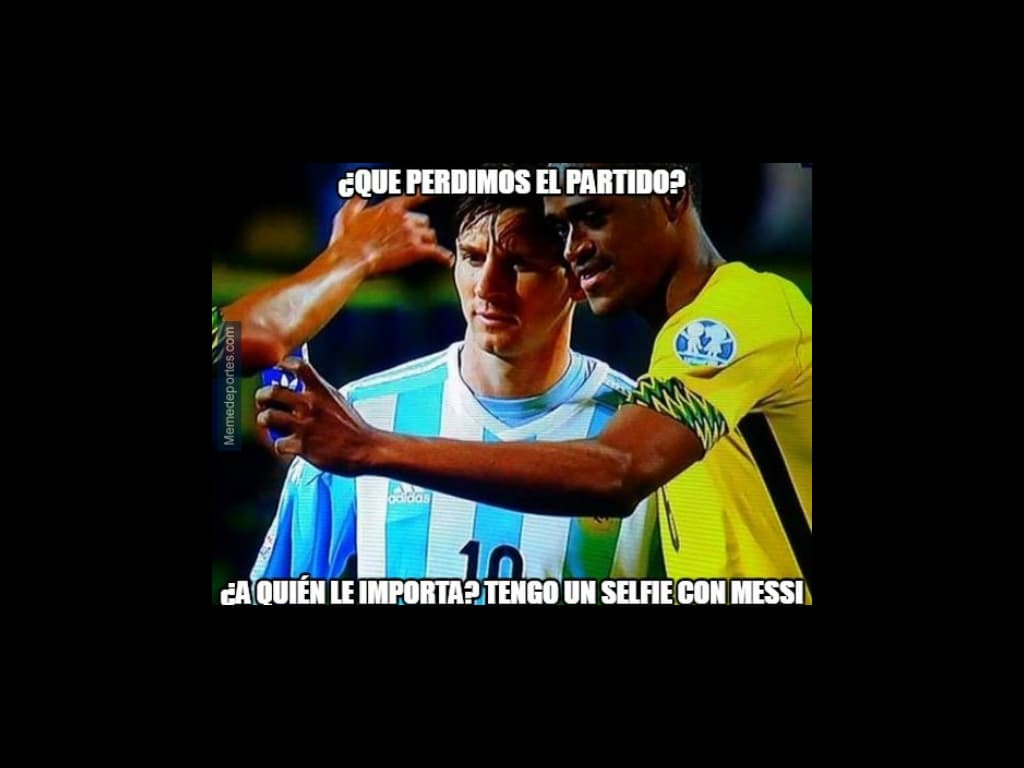La eliminación de México, el error Jamaica-África de Cavani, el choque de Arturo Vidal y la selfie con Messi fueron los temas de burla de lo que va en Chile 2015.