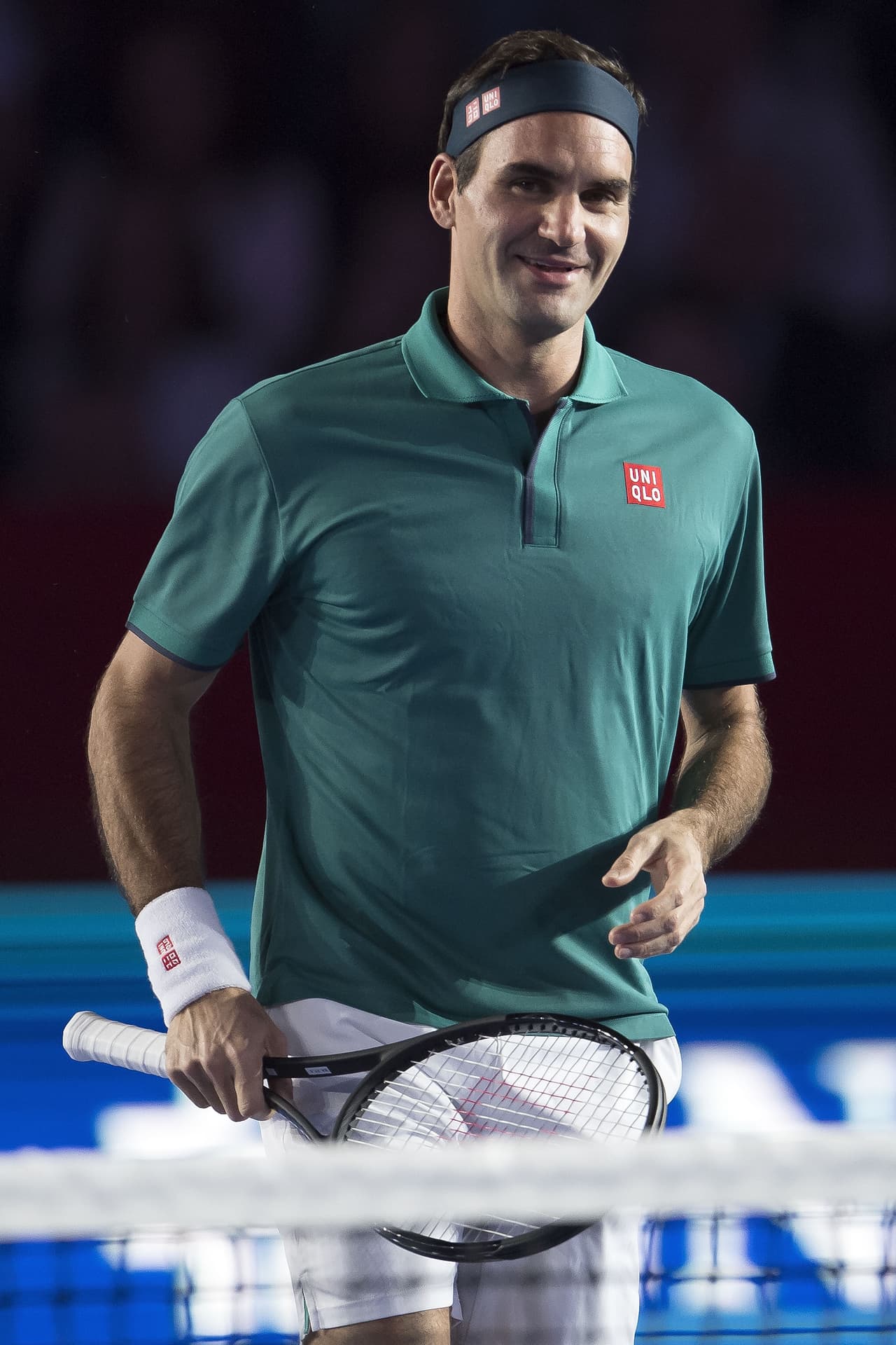 Roger Federer se impuso 2 sets a 1 ante Alexander Zverev en un juego de exhibición que representó una fiesta total en la Plaza de Toros México.