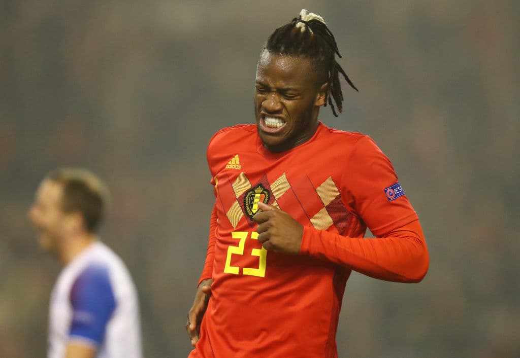 El delantero del Valencia marcó en el área chica el segundo gol de su cuenta personal y para su selección, aunque al final de la jugada salió dolorido. Aunque sin consecuencias.