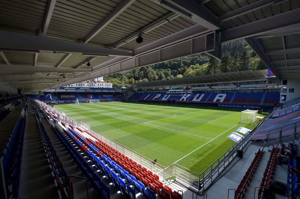 Celta de Vigo, con Araujo en la cancha, arrancan La Liga con empate | Igualaron a cero goles ante el Eibar en Ipurúa; el zaguero mexicano jugó todo el encuentro. | La segunda fecha del campeonato español, Celta de Vigo recibirá al Valencia y Eibar visitará Villarreal.