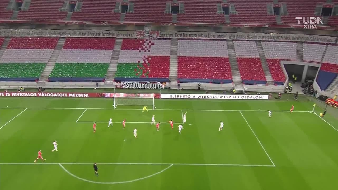 ¡GOL!  anota para Polonia. Kamil Jozwiak