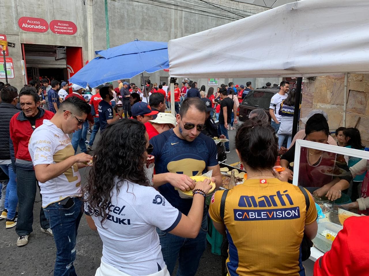 Comida, afición y pasión, la combinación perfecta para vivir el Toluca vs Pumas.