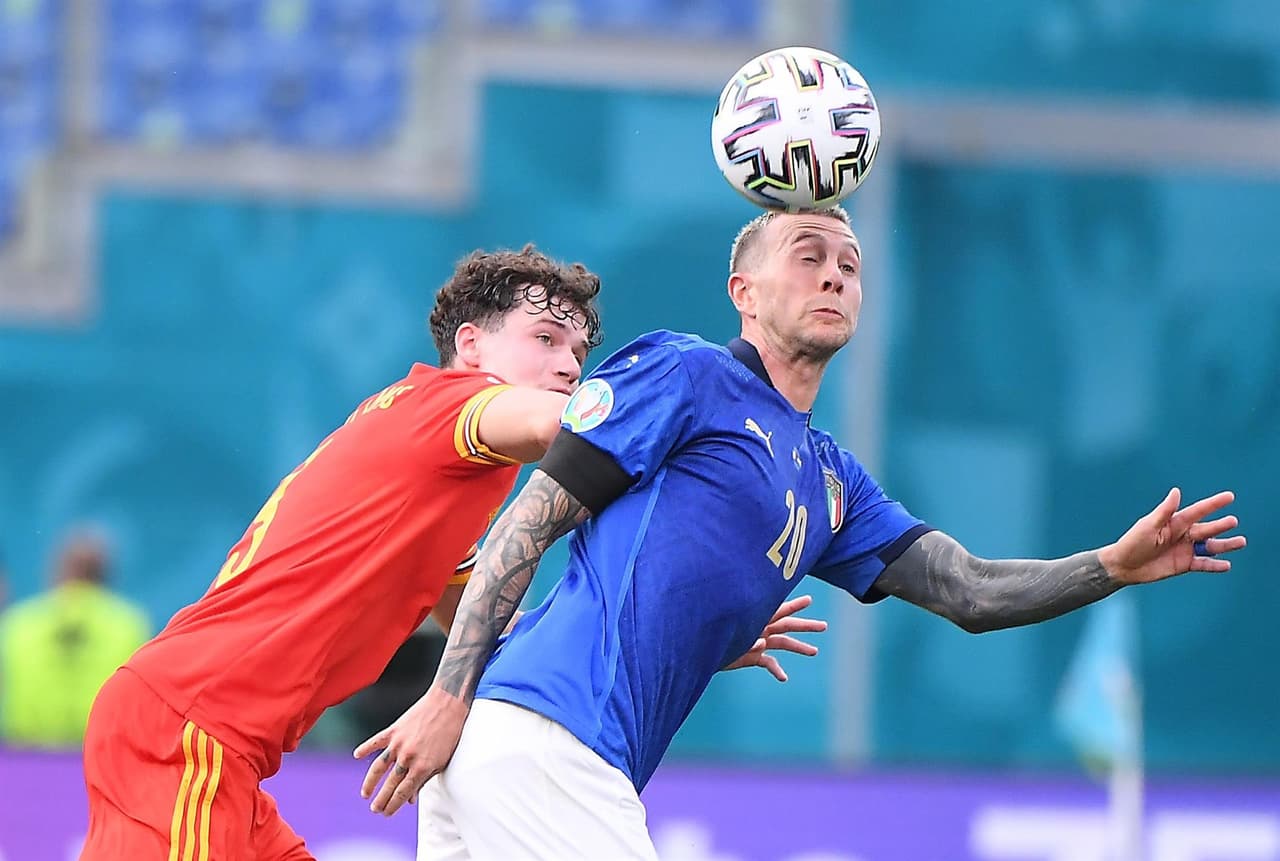 Italia derrota por la mínima a la selección de Gales en la última jornada del Grupo A en la Euro 2020. El único tanto del encuentro fue por parte de Matteo Pessina al minuto 39, lo que hace que la escuadra 'Azzurra' sea el primero de grupo y cumplan 1,000 minutos sin haber perdido un encuentro.