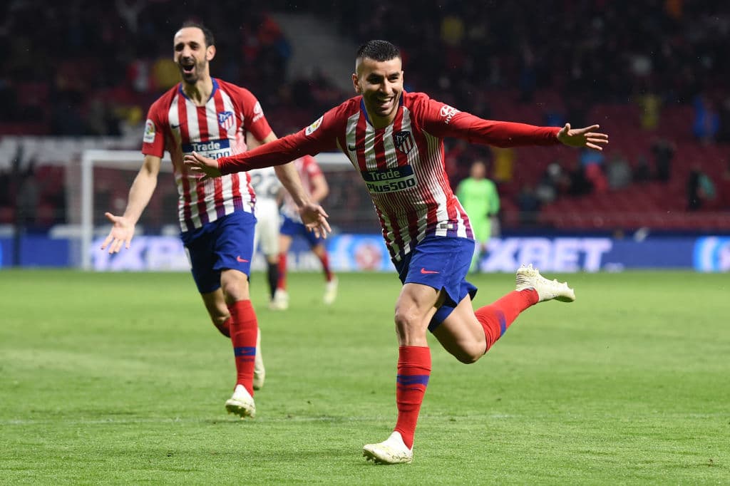 El asunto del traspaso de Ángel Correa, aún jugador del Atlético de Madrid, al AC Milan se ha frenado pero todavía existen algunas posibilidades por las que puede acabar dándose la operación que al equipo colchonero le interesa. Según indica Sky Sports, el agente del argentino viajó a Milán
<b> </b>para reunirse allí con los dirigentes del club rossonero y retomar de nuevo las conversaciones.