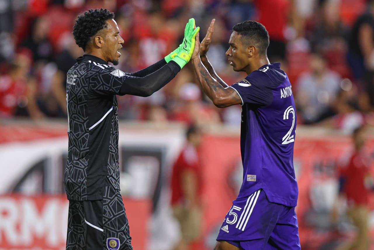 Fue una victoria más que valiosa para 'los Leones' que quieren aferrarse a las primeras posiciones de la Conferencia Este.
<br>