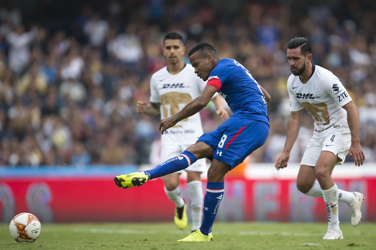 La estrategia le salió perfecta a Cruz Azul cuando apareció el colombiano Andrés Rentería, que entró al segundo tiempo por Martin Cautericcio, para marcar gol al minuto 35 del segundo tiempo.