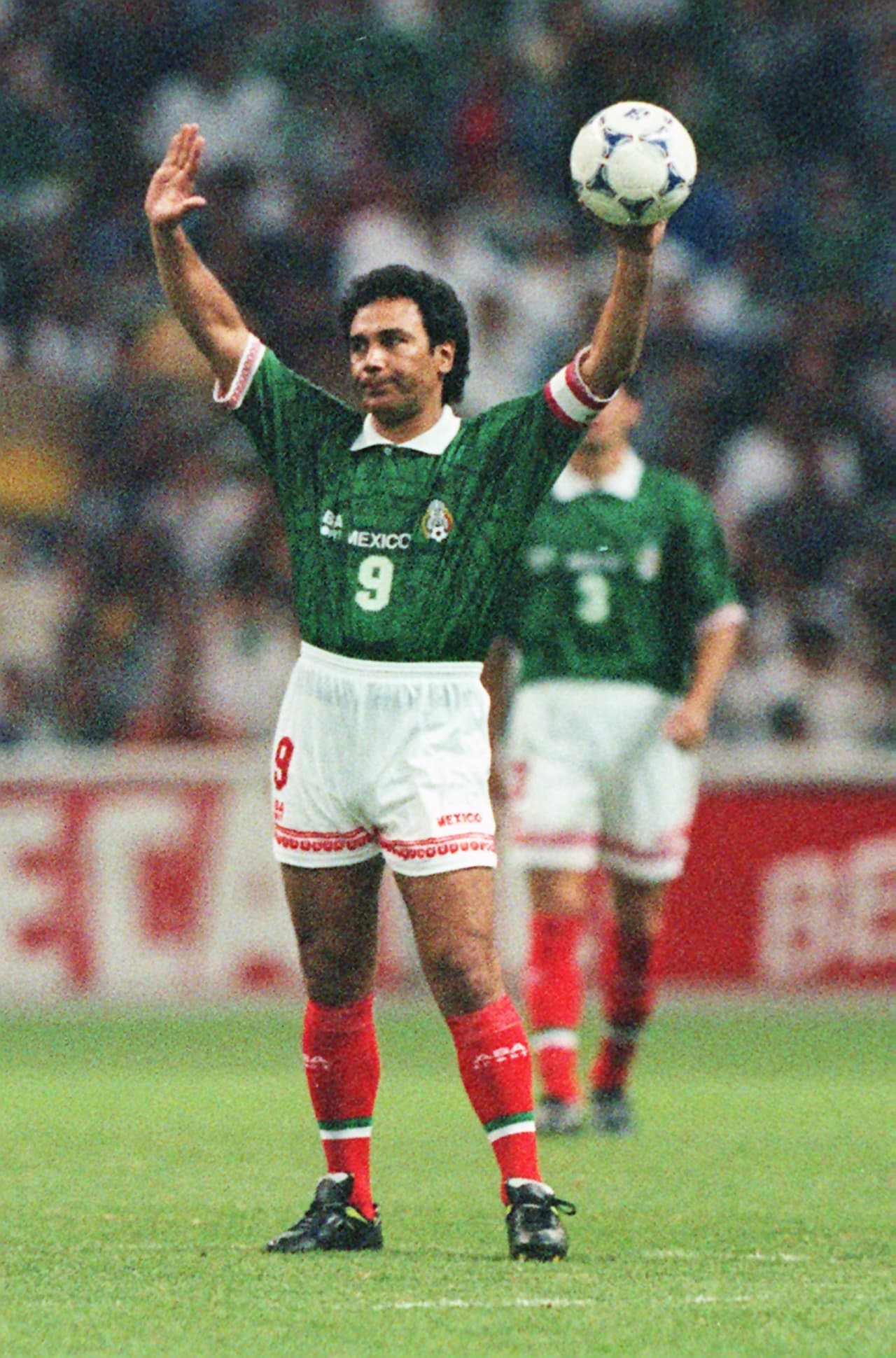 Hugo Sánchez (México) - La zurda del ídolo mexicano se consagró con el Real Madrid donde fue 'Pentapichichi'.