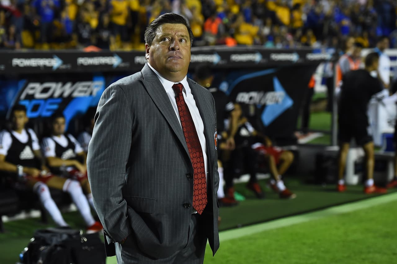 A su llegada a la casa de Tigres en el estadio Universitario de Monterrey, Miguel el 'Piojo' Herrera supo que tenía que dar la cara luego de sus declaraciones contra el estratega del equipo local.