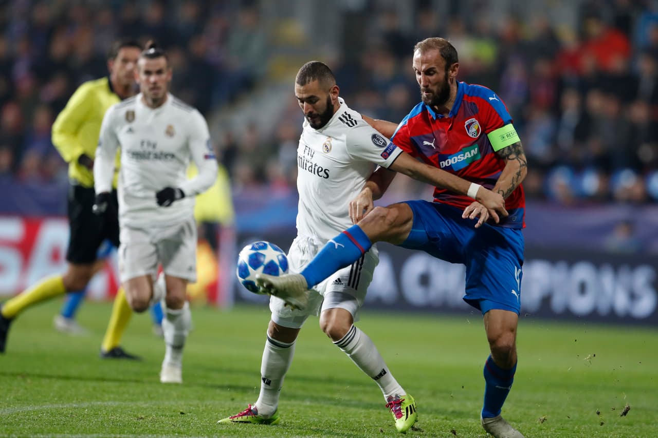 Santiago Solari puso a Karim Benzema como '9' de área y a Gareth Bale como extremo, e incluso por momentos como mediapunta.