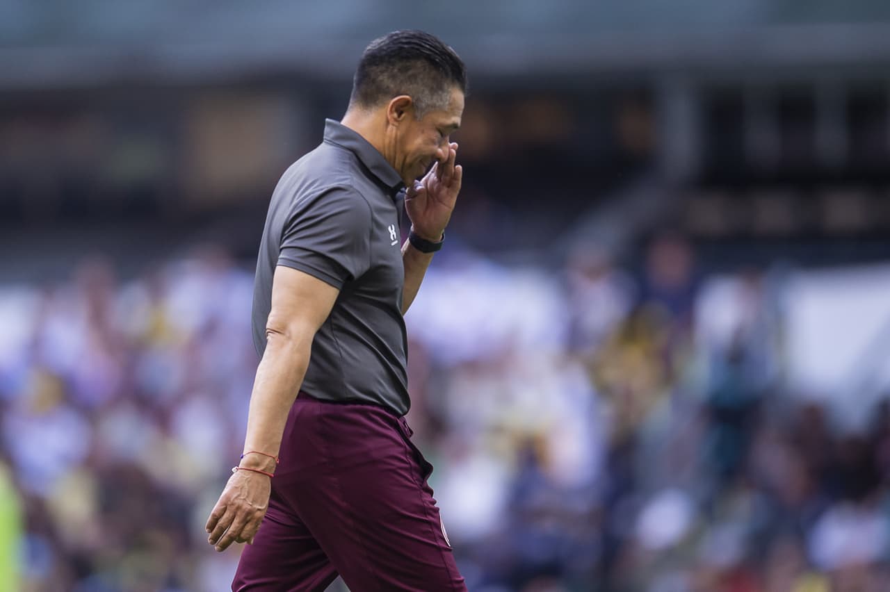 Ignacio Ambriz, cada vez más cuestionado.