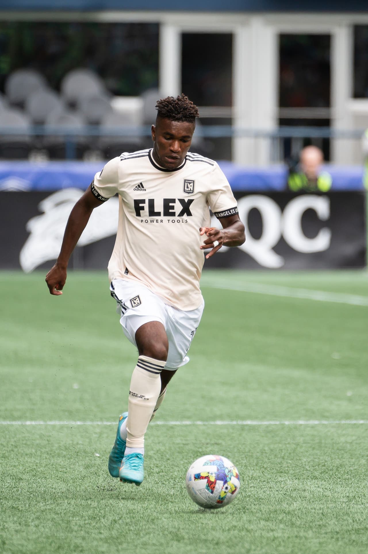 Mediocampista - JOSÉ CIFUENTES (LAFC)
<br>