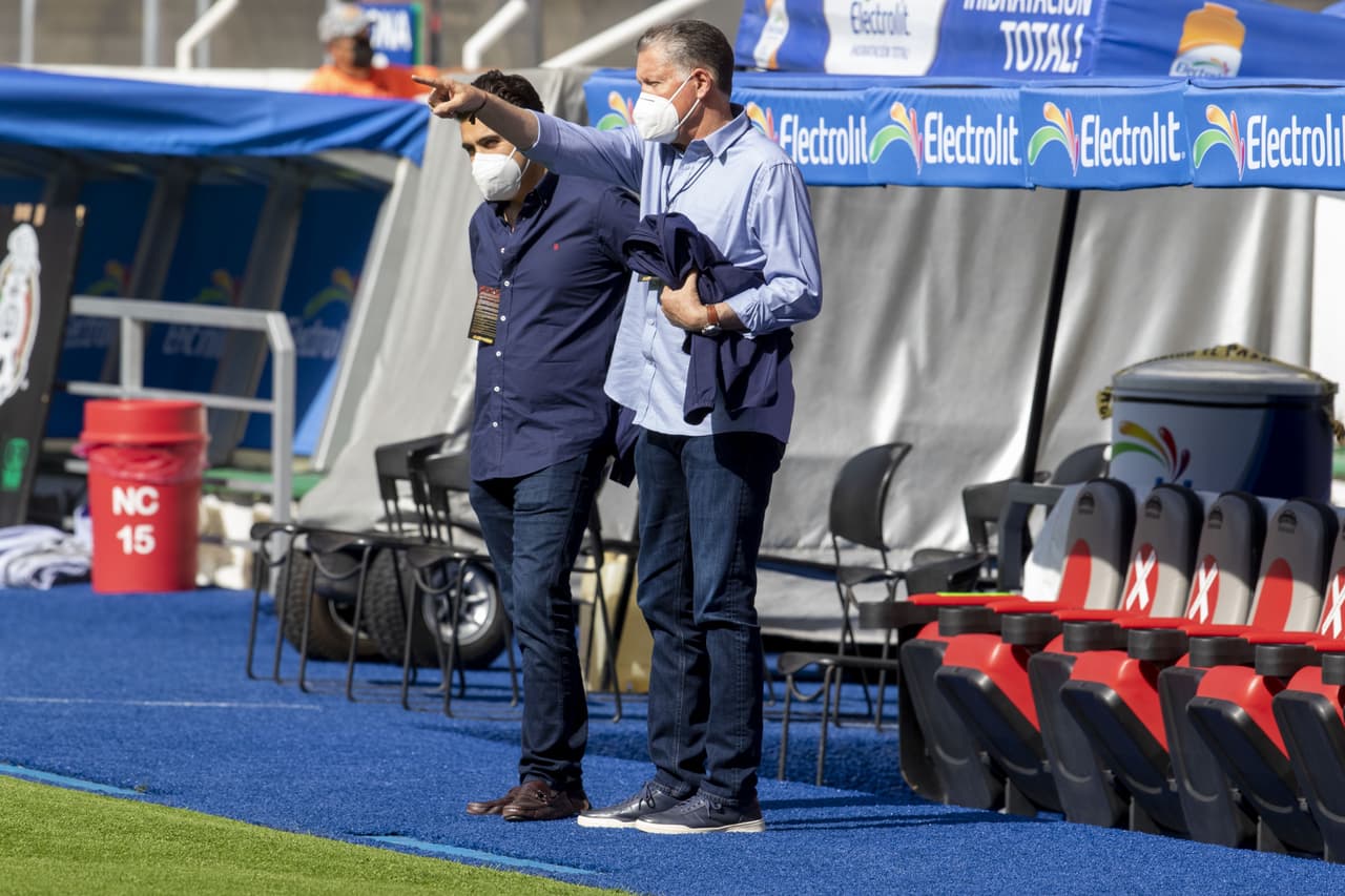 Peláez asegura que no se equivocó en elegir refuerzos de Chivas